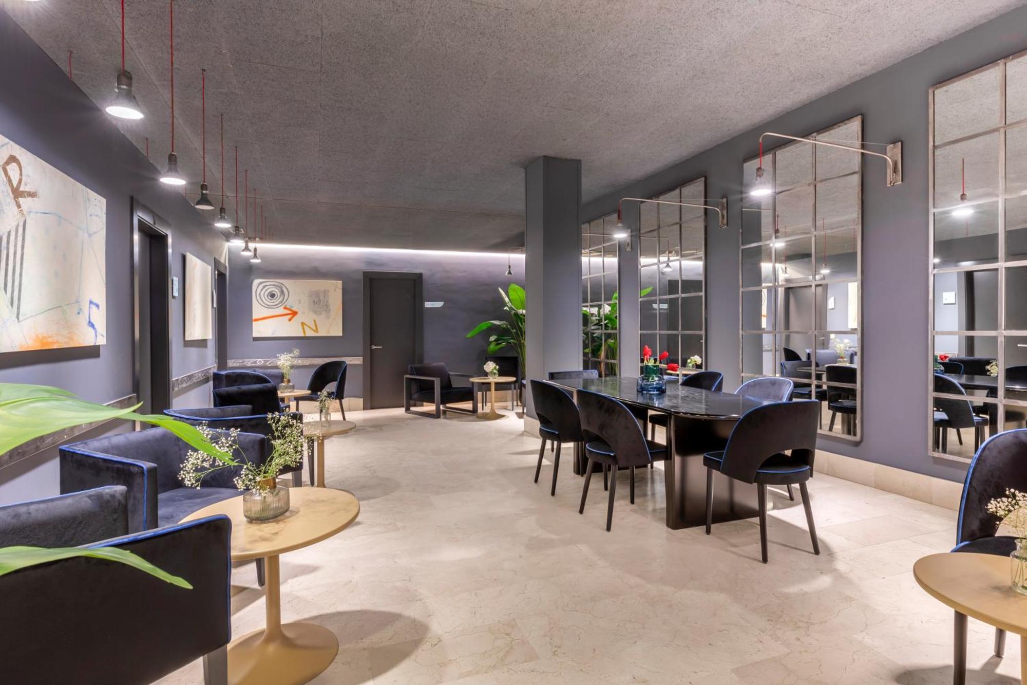 Suites Pamplona Plaza Екстериор снимка