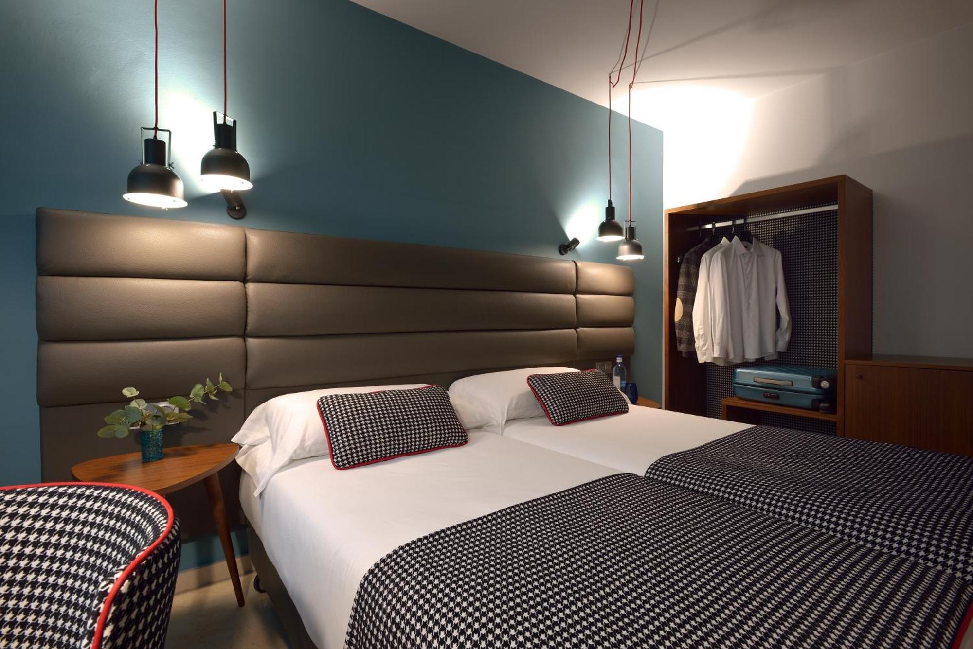Suites Pamplona Plaza Екстериор снимка