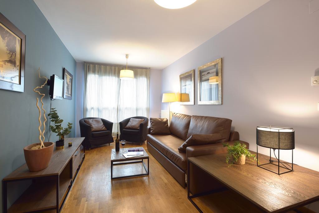 Suites Pamplona Plaza Екстериор снимка